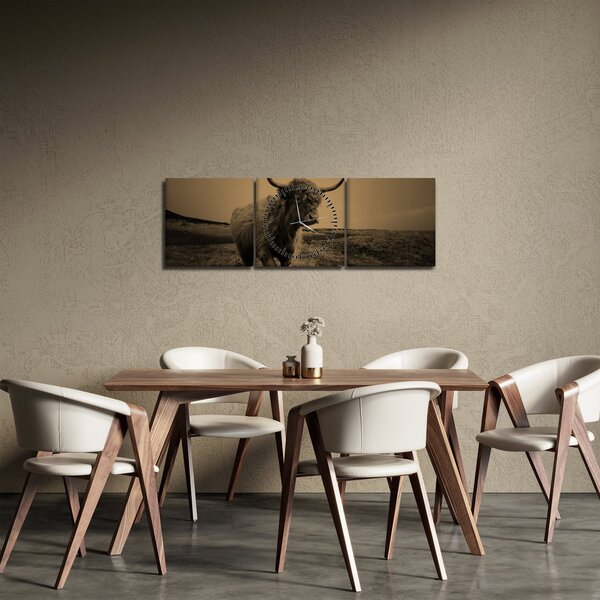 Obraz - Skotská kráva v běhu (s hodinami) (90x30 cm)