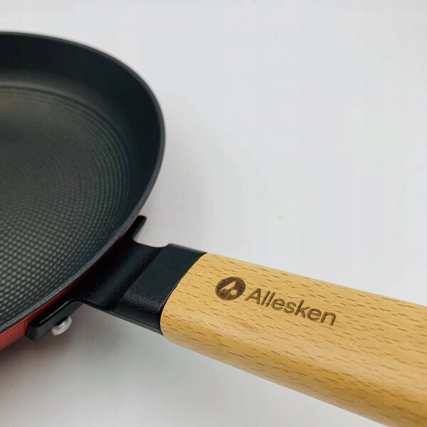 Tradiční pánev Mondex RODELUXE 28 cm litinová