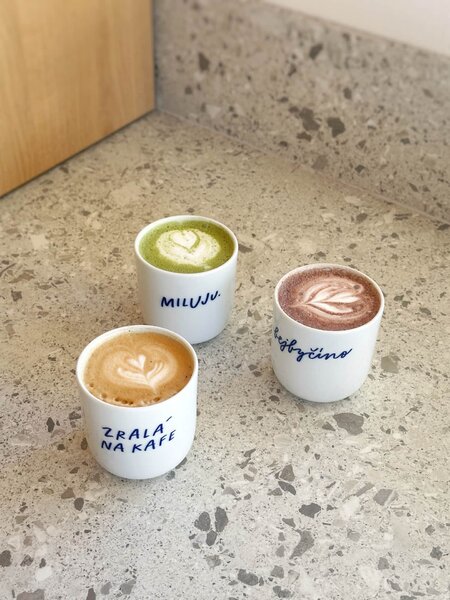 Porcelánový hrnek Miluju 270 ml