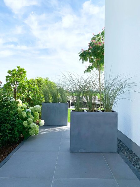 Květináč ELEMENTO, sklolaminát, šířka 88 cm, beton design