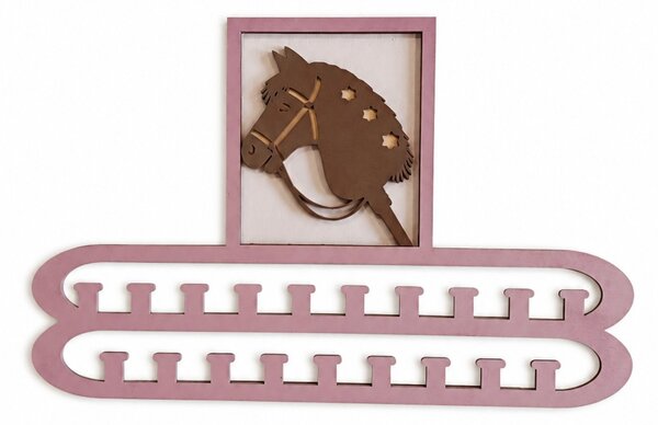 Z rodinné dílny Dřevěný věšák na medaile Hobby Horse – svítící dekorace do pokoje