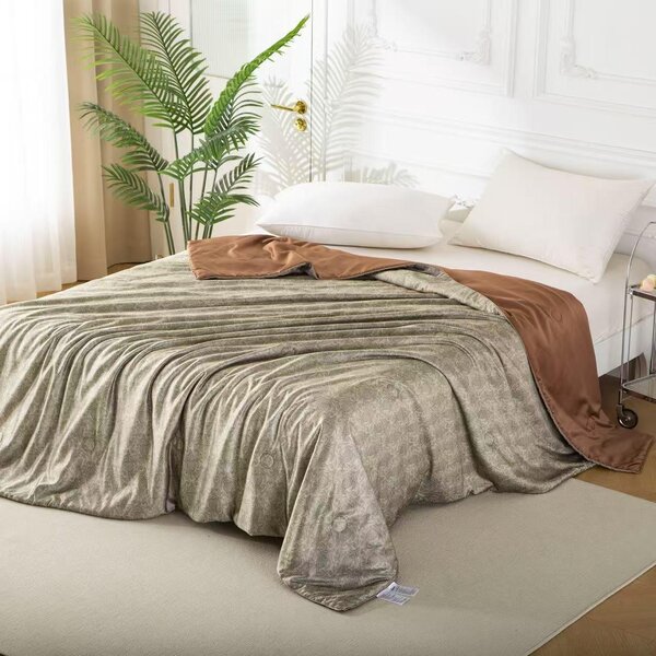 Oboustranná prošívaná deka na postel z mikrovlákna | Béžovo-hnědá ornamentální vzor | Letní přehoz 150x200 / 220x240 cm Velikost: 150×200 cm