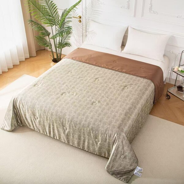 Oboustranná prošívaná deka na postel z mikrovlákna | Béžovo-hnědá ornamentální vzor | Letní přehoz 150x200 / 220x240 cm Velikost: 150×200 cm