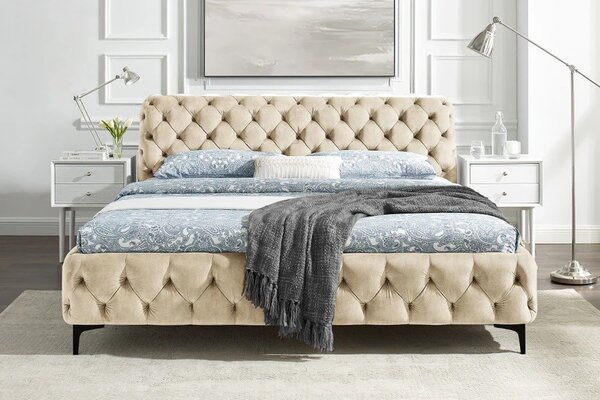 Glamour sametová béžová manželská postel Modern Barock s čalouněným rámem a čelem s chesterfield prošíváním 235 cm