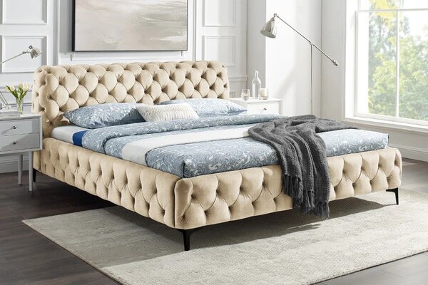 Glamour sametová béžová manželská postel Modern Barock s čalouněným rámem a čelem s chesterfield prošíváním 235 cm