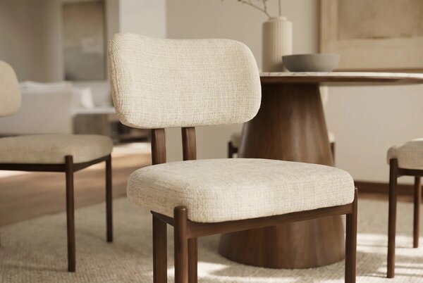 Designová art deco jídelní židle Arlanda s béžovým žinylkovým čalouněním a ořechovým hnědým kovovým rámem 56 cm
