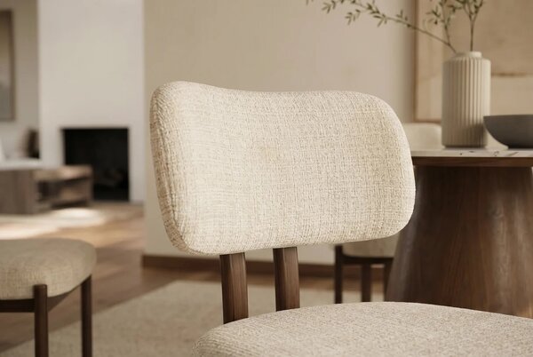 Designová art deco jídelní židle Arlanda s béžovým žinylkovým čalouněním a ořechovým hnědým kovovým rámem 56 cm