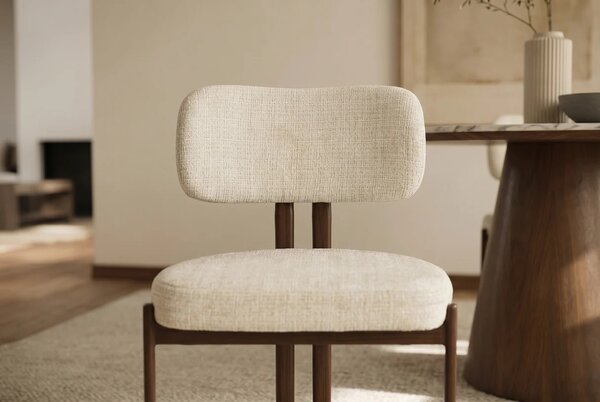 Designová art deco jídelní židle Arlanda s béžovým žinylkovým čalouněním a ořechovým hnědým kovovým rámem 56 cm