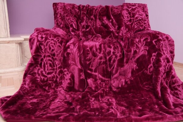 Moderní hrubá deka z akrylu vínové barvy