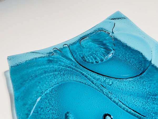 OCEAN designový skleněný čtvercový talíř 25 x 25 cm modré sklo