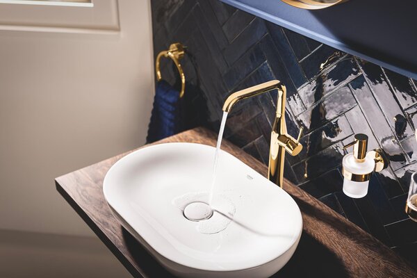 Grohe Essence New umyvadlová baterie stojící zlatá 32901GL1