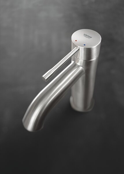 Grohe Essence umyvadlová baterie stojící SuperSteel 23589DC1