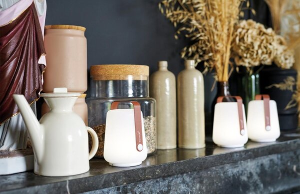 Set tří zemitě červených venkovních lamp Fermob Balad 13,5 cm