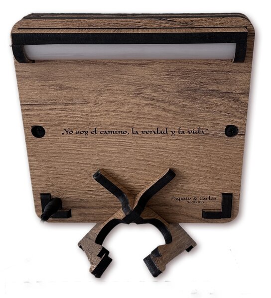 "Ježíš a kříž" lampa 19x19cm provedení povrchu: dub světlý