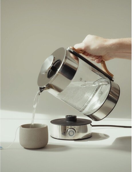 Skleněná rychlovarná konvice ve stříbrné barvě 1,2 l Emma – Stelton