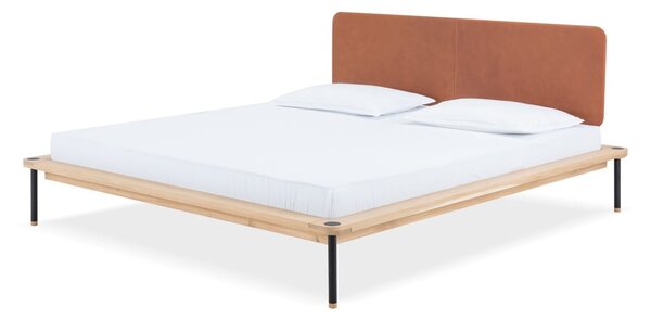 Hnědá/v přírodní barvě čalouněná dvoulůžková postel z dubového dřeva s roštem 140x200 cm Fina - Gazzda