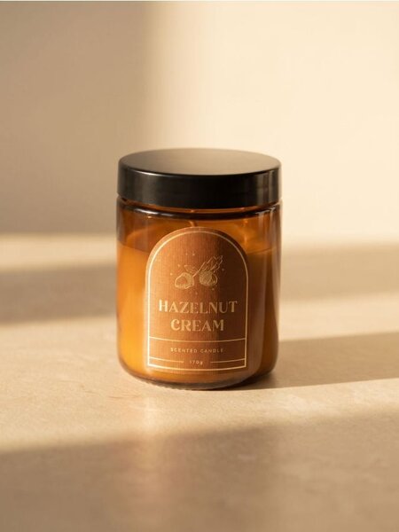 Sinsay - Vonná svíčka Hazelunt Cream - hnědá