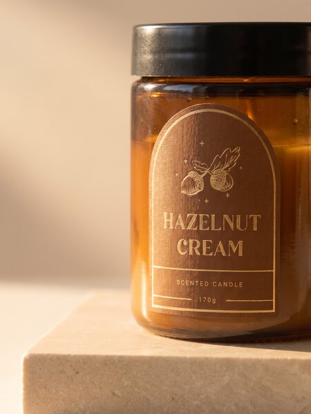 Sinsay - Vonná svíčka Hazelunt Cream - hnědá
