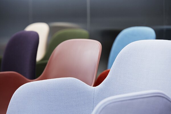 Normann Copenhagen designové židle Form Armchair Steel