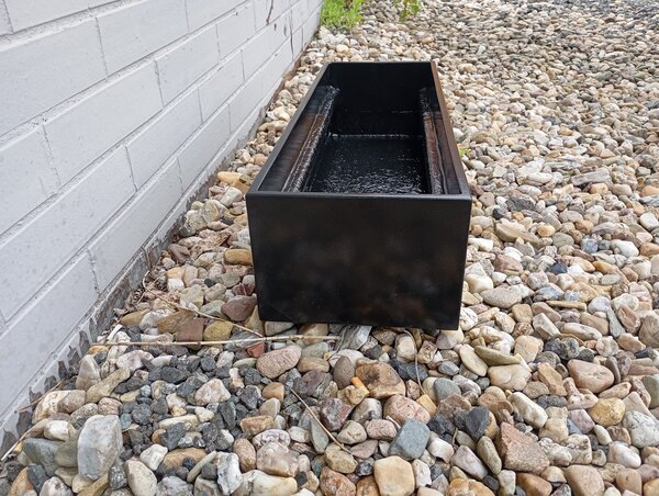 Hranatý truhlík s úzkým okrajem, sklolaminát, 600x200x141 mm, RAL 9005 lesk
