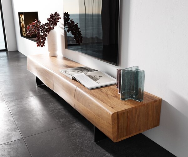 DELIFE TV stolek New Live-Edge 200 cm akácie přírodní 4 dvířka závěsná kov černá