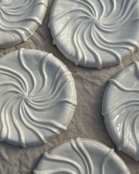 Atelier Marée Porcelánový talířek Tides - White ATM103