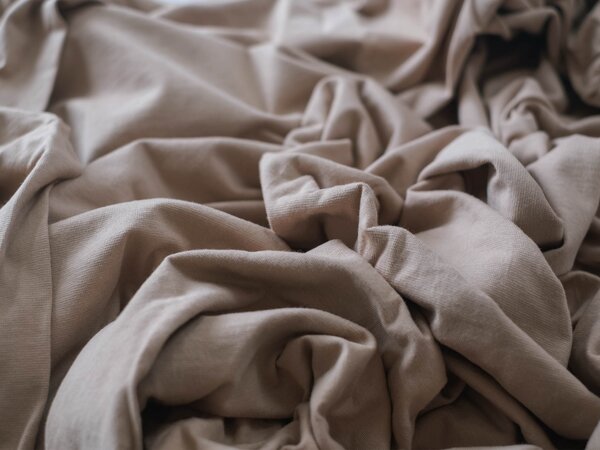 Jersey prostěradlo s lycrou Deluxe 140 × 200 cm – hnědé