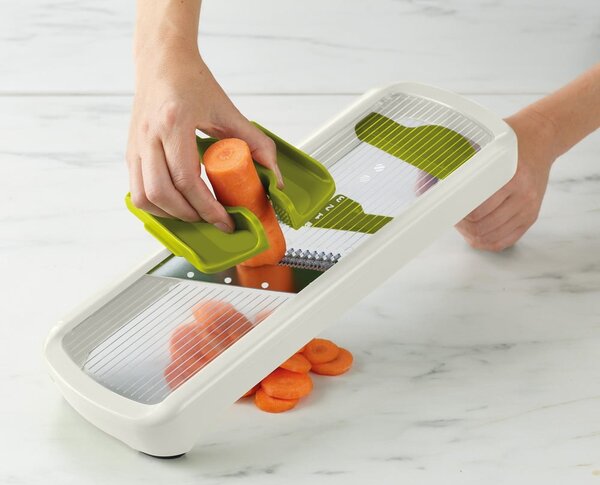 Kráječ na zeleninu Multi-Grip – Joseph Joseph