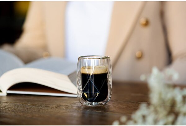 Dvoustěnné hrnky na espresso v sadě 2 ks 100 ml Geo – Vialli Design