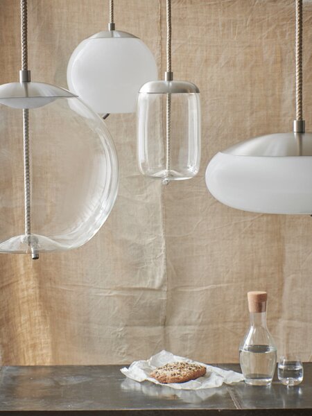 Brokis Designové LED závěsné svítidlo Knot Sfera PC1016 Barva skla: Šedá kouřová - transparentní sklo, Povrchová úprava baldachýnu: Mosaz, Povrch reflektoru: Mosaz