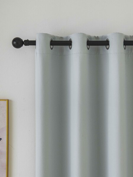MK Lůžkoviny Blackout závěsy Elias stříbrná – 140 × 160 cm (2 ks) - kroužky