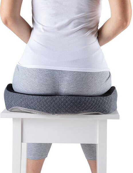 Ergonomický sedák z paměťové pěny černo-bílý