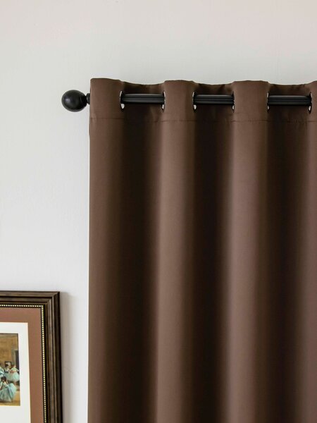MK Lůžkoviny Blackout závěsy Elias tmavě hnědá – 140 × 160 cm (2 ks) - kroužky