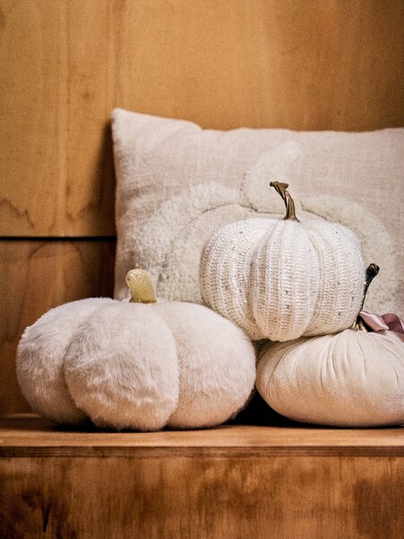 Sinsay - Stojící dekorace ve tvaru dýně - krémová