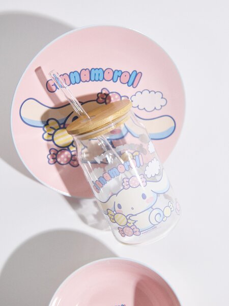 Sinsay - Skleněný hrnek s bambusovým víčkem a brčkem Cinnamoroll - vícebarevná