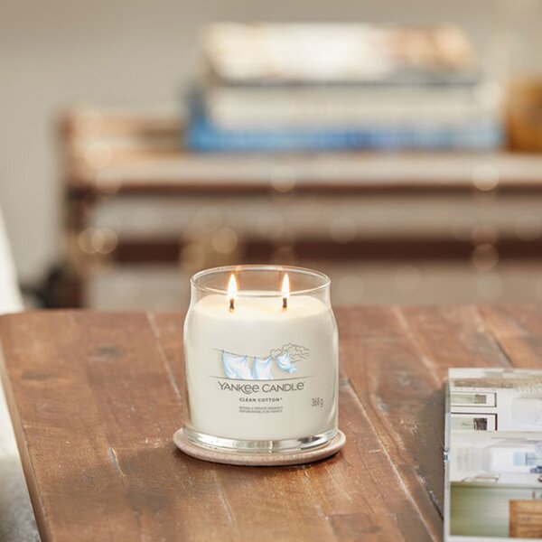 Yankee Candle svíčka Signature střední 2knoty Clean Cotton