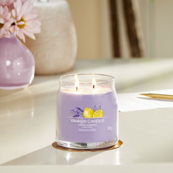 Yankee Candle svíčka Signature střední 2knoty Lemon Lavender