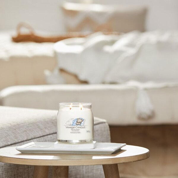 Yankee Candle svíčka Signature střední 2knoty Soft Blanket