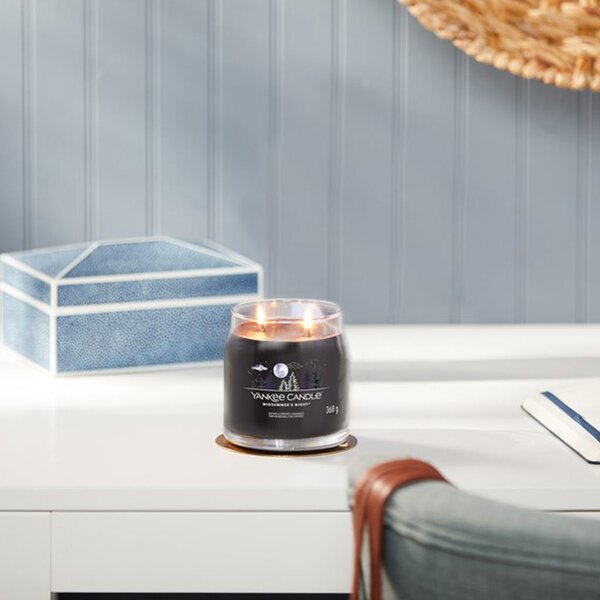 Yankee Candle svíčka Signature střední 2knoty Midsummer's Night