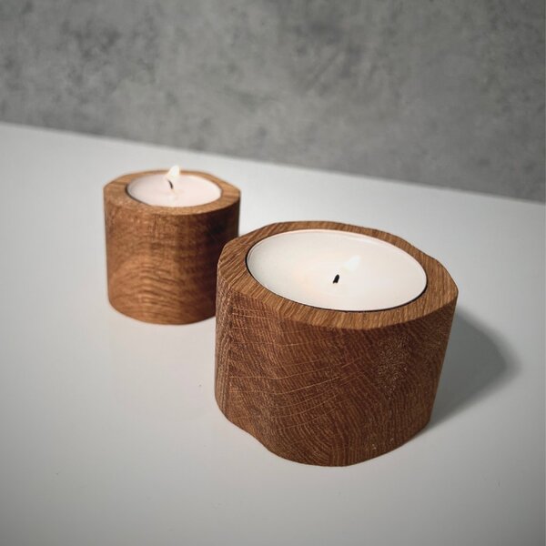 Wooden Mooden Zajímavé a minimalistické dřevěné svícny na čajové svíčky Velikost: Pro čajovou svíčku s průměrem do 40 mm, Materiál: Dub, Výška: 5 cm