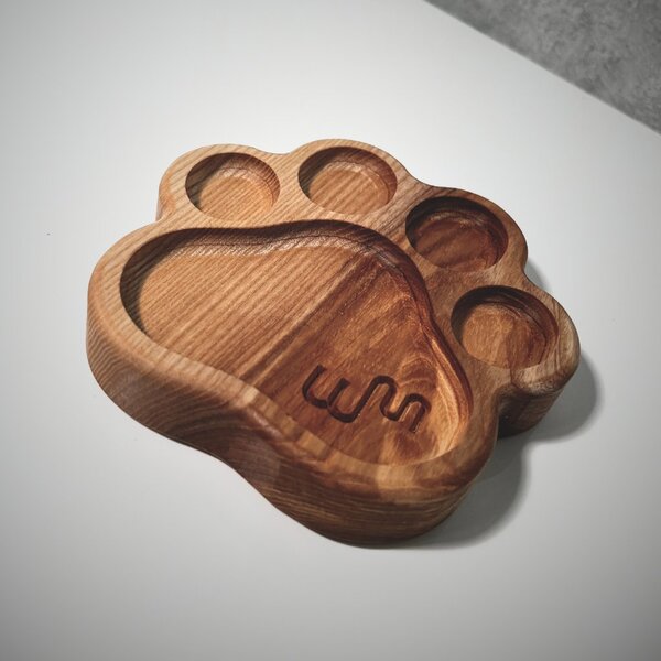 Wooden Mooden Dřevěný servírovací tácek Tlapka Materiál: Dub