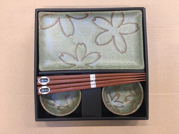 Made in Japan (MIJ) Sushi Set Green with Stylized Flowers 4 ks s hůlkami
