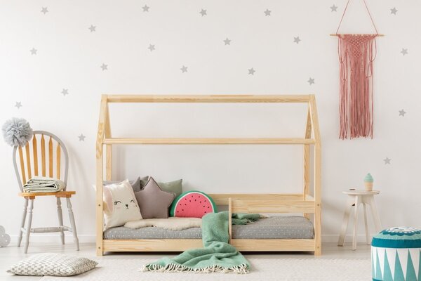 Domečková patrová dětská postel z masivního dřeva 90x200 cm v přírodní barvě Mila DMP Rozměr: 120x190 cm