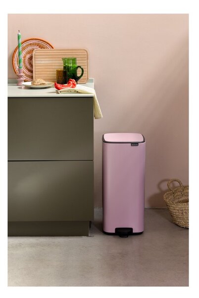 Růžový nášlapný ocelový odpadkový koš 30 l Bo – Brabantia