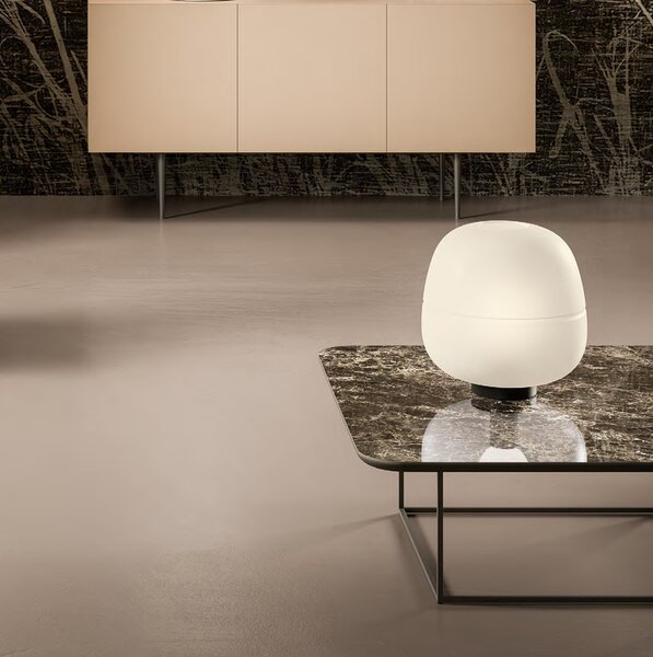 Quadrifoglio Group Afra, černá stolní lampa z opálového matného skla, 1xE27, průměr 33cm