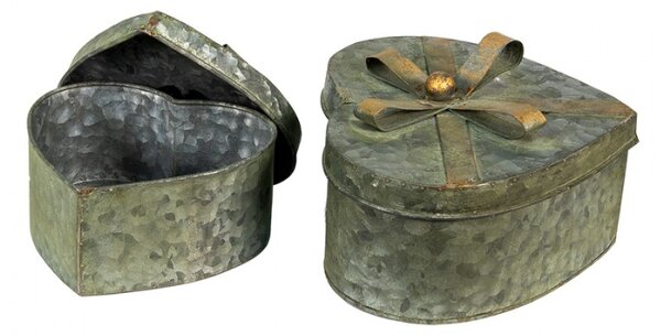 2ks dekorační antik plechové boxy srdce s mašlemi – 24x22x14 / 18x16x11 cm