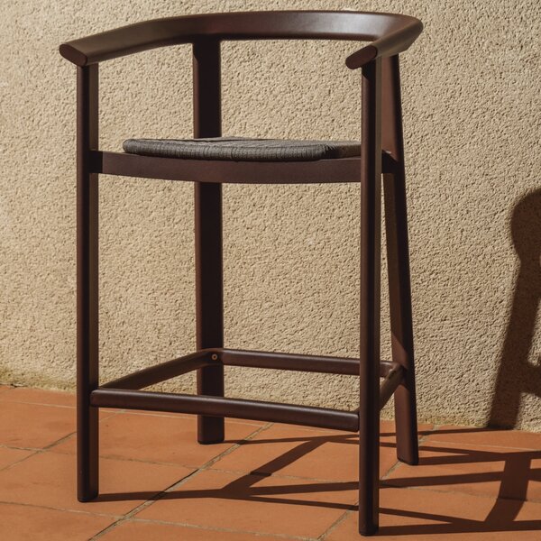 Kave Home Hnědá zahradní barová židle s výpletem Erice 65 cm