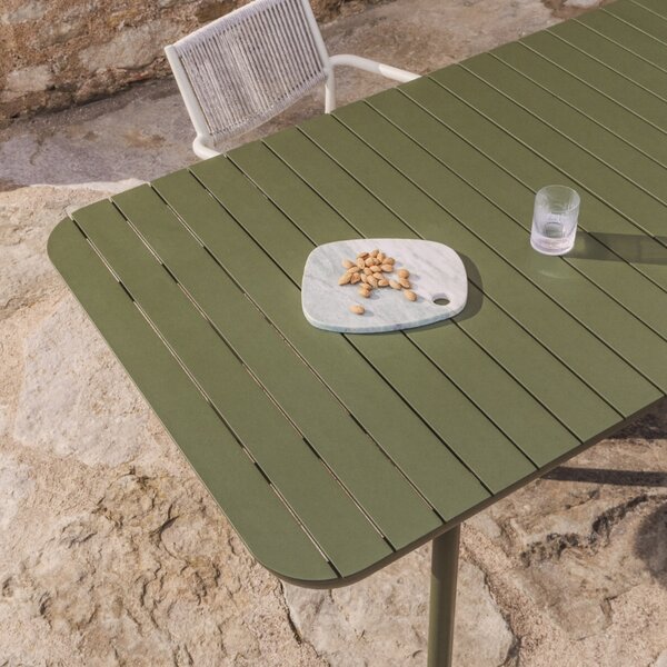Kave Home Zelený kovový zahradní rozkládací stůl Izola 185/235 x 100 cm