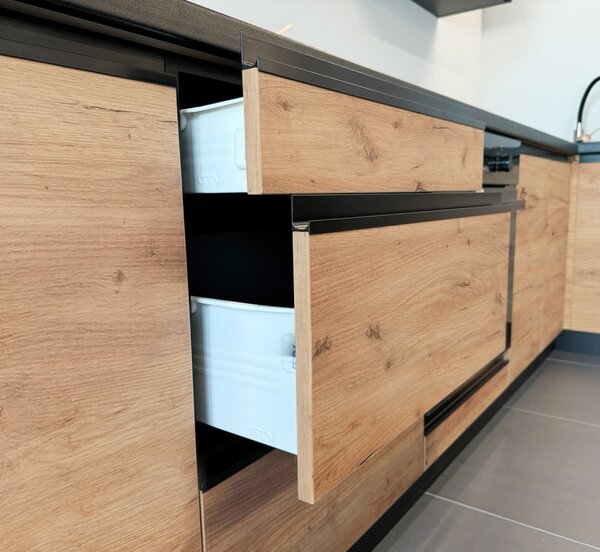 KONDELA Rohová univerzální kuchyňská linka 300x180, dub artisan/černá, BRECK