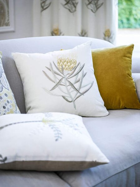 Sanderson PROTEA FLOWER - Russet/Green - 216329